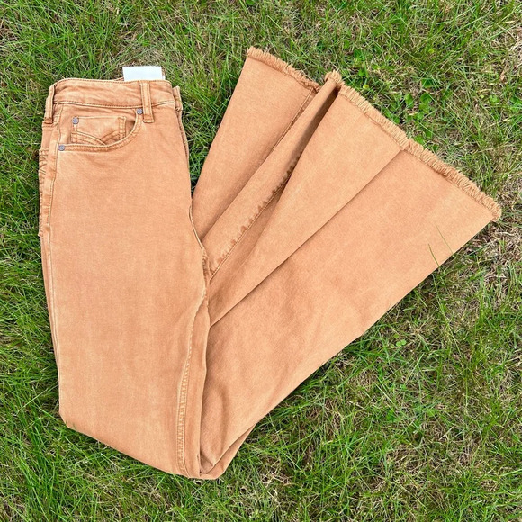 Shyanne Denim - NWT Shyanne’s Woman’s Brown High Rise Flare Jeans Size W29 X L34